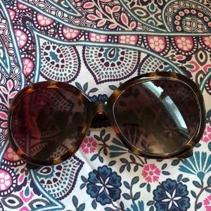 Betsey Johnson round bow sunglasses